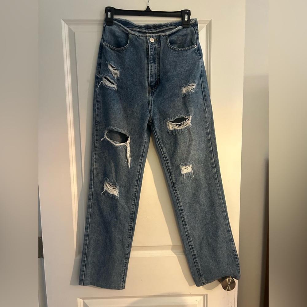 PrettyLittleThing sz 2 Straight Leg Jeans with Distressed Details